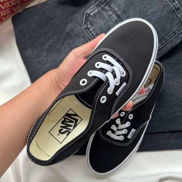 NWT Vans Authentic Unisex Sneakers ✨👟 - Picture 4 of 7